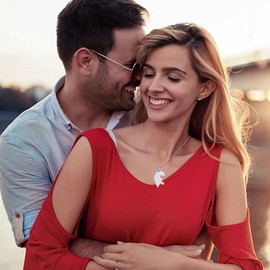 EUEAVAN Broken Heart Necklace Best Friend BFF Foever Pendant Two Half Hearts Necklace Heart Matching Couples Jewelry Valentine's Day Gift (silver)