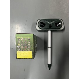 Solar Ultrasonic Animal Repellent Outdoor Deer Repellent Devices Waterproof Cat Deterrent with Flash Light Motion Sensor to Keep Squirrel Raccoon Rabbit Skunk Dog Coyote Out of Yard Garden(4Pack)