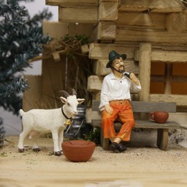 FADEDA Grandfather Sitting, with Whistle, Height: 10 cm, Hand-painted, Detailed Nativity Scene Figures, Christmas Table Decoration, Nativity Accessories