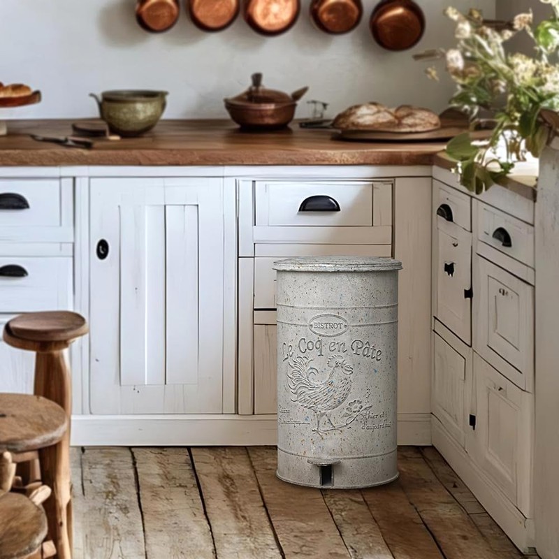 Rustic Farmhouse Decor Trash Can with Lid and Pedal Retro