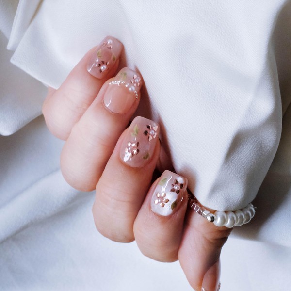 [GLORS] Short Square Press On Nails, Nude Pink with Rose