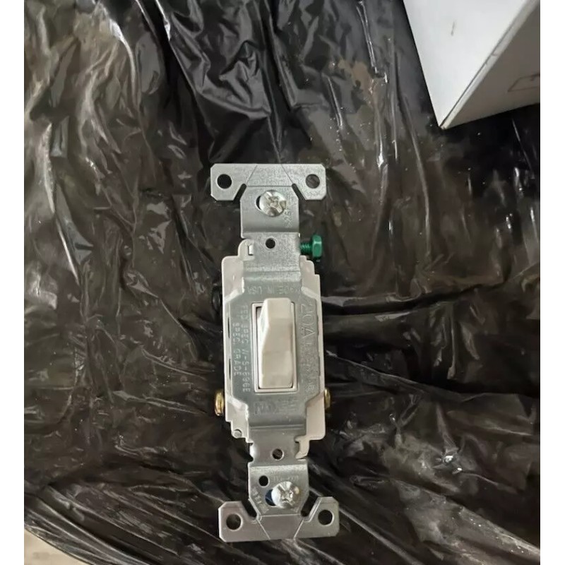 Eaton 10 Eaton White COMMERCIAL Toggle Wall Light Switches 3-Way