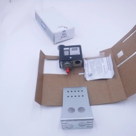 Penn Johnson Controls P170AB-2C Open Lower Pressure Control 20" to 100 Psi 1/4"