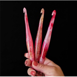 Furls Crochet Hook, Polaris Streamline Swirl, Ergonomic Handle Crochet Hooks 7" (Streamline Swirl - Polaris, I - 5.50MM)