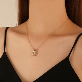 Cybche Vintage Frog Pendant Necklace Cute 3D Frog Necklace Choker Animal Frog Chain Necklace Gold Frog Collar Necklace Minimalist Frog Shape Necklace Jewellery for Women, Zinc