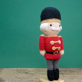 Hardicraft Crochet Kit for Making Yourself with Instructions and Material for Nutcrackers, Approx. 23 cm