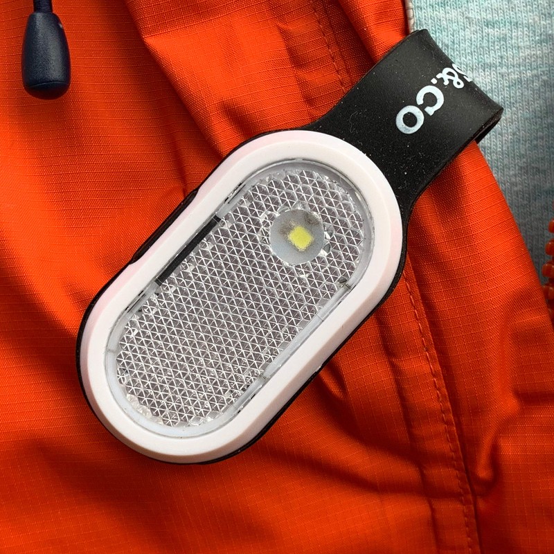 Clip-on clothing lights, magnetic clip red and white flashing lights