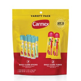 Carmex Paquete de bálsamo labial de cuidado diario hidratante, SPF 15, paquete de variedad de sabores fresa y masa de cupcake, 9 unidades (7 barras, 2 tubos)