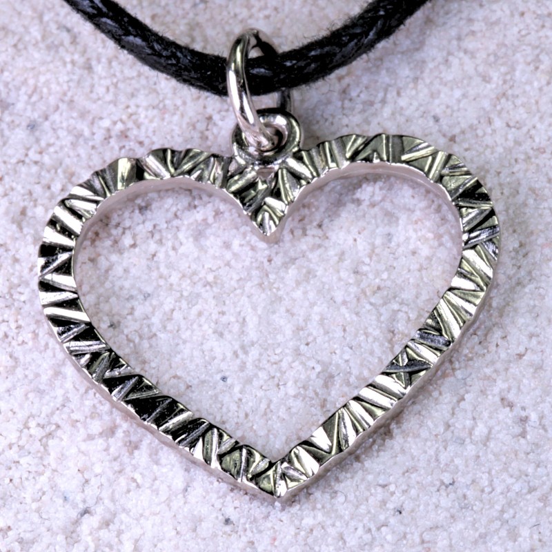 Herz Anhänger 925 Silber Platiniert – Handgefertigtes Schmuckstück für Zeichen