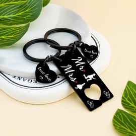 Couple Anniversary Keychian Gifts for Boyfriend Girlfriend 2Pcs Matching Keychains for Couples Sweet Romantic Gift for Women Men Heart Gift for Wife Husband Long Distance Relationship Gifts