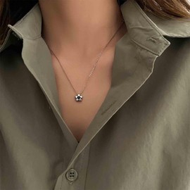 Aneneiceera Vintage Tiny Flower Choker Necklace Daisy Flower Pendant Necklace Chain Onyx Flower Chain Necklace Minimalist Silver Chain Jewellery for Women and Girls, Zinc