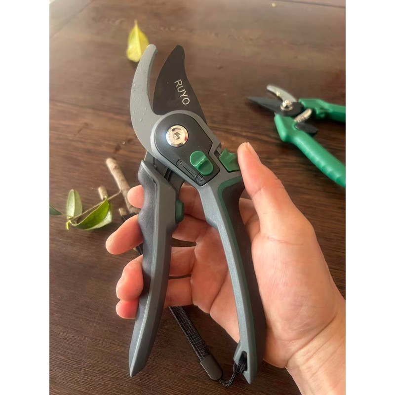 Bypass Pruning Shears, 3/4-Inch Cut Capacity Garden Clippers, Gardening Scissors