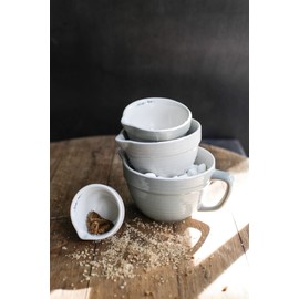 Creative Co-Op Batter Bowl Shaped Measuring Cups in Greys (Set of 4 Sizes)
