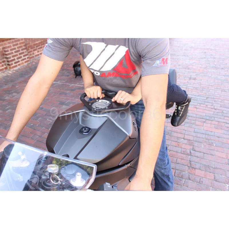 SUZUKI 2011-2023 GSXR 600 / 750 GAS TANK GRIP BAR