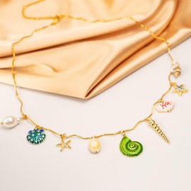 TCXOO 18K Gold Shell Charm Necklace Summer Starfish Seashell Pendant Choker Necklace For Women Vacation Beach Jewelry
