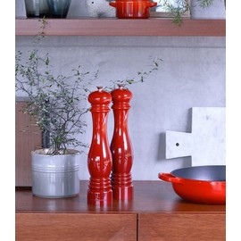 Le Creuset Classic 96002800060000 Large Salt Mill - Heavy Duty ABS Plastic Corrosion Resistant 18oz Cherry Red