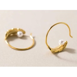 DIAMANTIO 18K Gold Plated Feather Pearl Hoop Earrings - Elegant Spiral Slide Design, Hypoallergenic Post Back Studs, Ideal for Women with Sensitive Ears