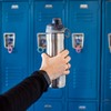 Pogo Botella de agua de acero inoxidable aislada al aspiradora