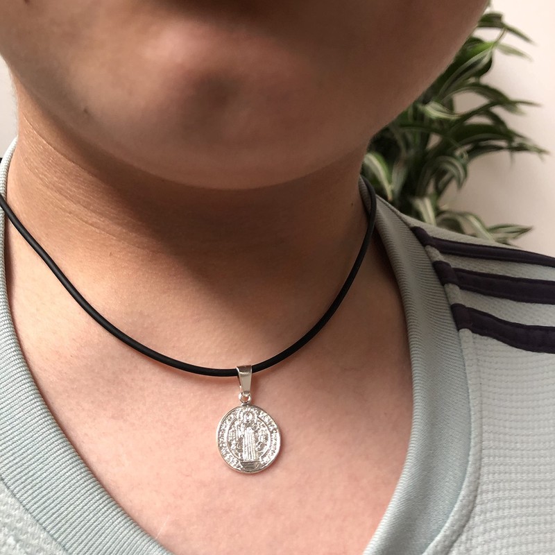 Dije medalla de San Benito doble vista de plata 925