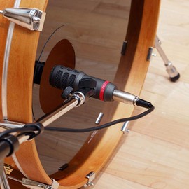 オーディオテクニカ ダイナミックマイクロホン ATM25 / ハイパーカーディオイド/バスドラム/ベースアンプ/フロアタム/低音楽器/マイクポーチ付属 ATM25 ブラック