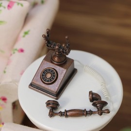 Dollhouse Telephone 1:12 Miniature Vintage Rotary Phone Model Desk Decoration Retro Mini Accessorries for Artificial House Living Room Scene (Coppery)