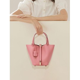 SADI Versatile and stylish, a classic casual handheld picnic basket - style bag for women:_Brown