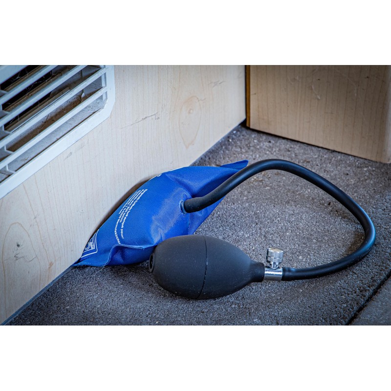 BGS 74481 Pressure Cushion with Hand Pump Square 165 x