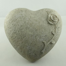Trauer-Shop Decorative Heart with Rose for Laying, Stone Look Polyresin, Diameter 18 cm, Pack of 1