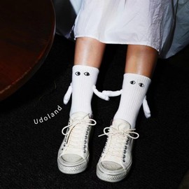 Novelty Couple Holding Hands Socks, Funny Women Men Magnetic Mid-Tube Socks for for Couples Friends Sisters Lovers (2 Pair White)