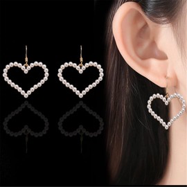 MALOYANVE 2 Pairs Pearl Heart Dangle Earrings Love Heart Earrings Vintage Gold Silver Plated Pearl Hoop Studs Circle Beaded Earrings for Holiday Valentine Wedding or Daily Wear (2 Pairs Pearl Heart)