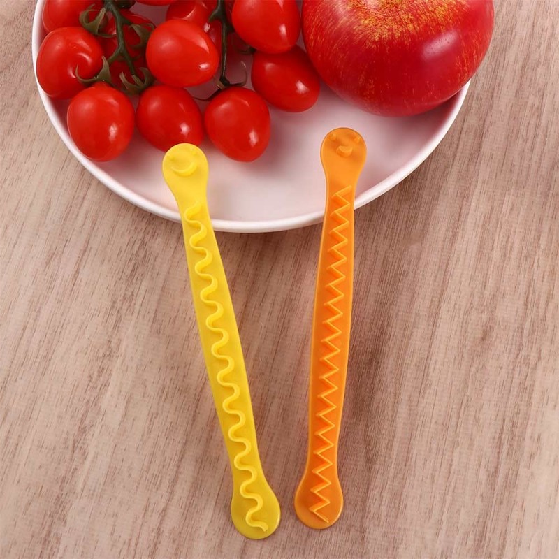 Pokinge 4 Pcs Eggs Slicers, Fancy Boiled Egg Cutter Wave
