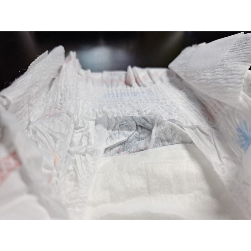 Huggies (4) Size 8 46 LBS+ 2025 Huggies Snug &