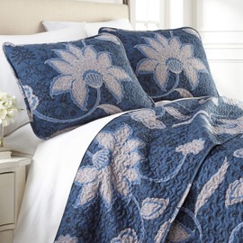 Southshore Fine Living, Inc. Oversized Queen Quilt Bedding Set, 3-Piece, Blue Quilt Full/Queen with 2 Shams, Grand Floral Coverlet for Full or Queen Beds, Microfiber Quilt and Pillow Shams, Blue