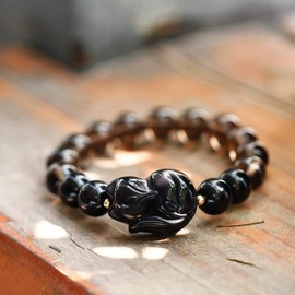 Jewever Black Obsidian Fox Bracelet Stretch Natural Gemstone Healing Crystal Charm Foxes Jewelry Gifts for Women 10mm