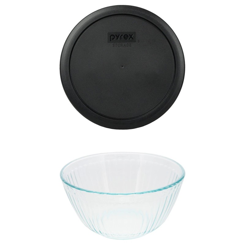 Pyrex (4) 7402 6-Cup Bowls and (4) 7402-PC 6/7 Cup