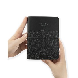 Comix U Yourself – Tageskalender Mini 2024-2025, Tagebuch 16 Monate, mit weichem Einband, Gummiband und 448 Seiten, ideal für Schule und Universität, 11 x 15,3 cm, Schwarz