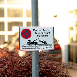 Sign "Einund Ausfahrt Tag und Nacht freihalten!" Aluminium / Dibond 300 x 200 mm - 3 mm Thick