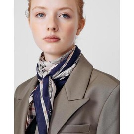 Daks (신세계센텀점)DCSC5E351N2SILK100%네이비 체크플라워 마름모 실크스카프 (SM Shopping Centum City) DCSC5E351N2 100% Silk Navy Check Flower Diamond Silk Scarf