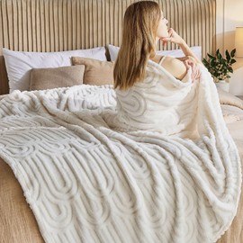 Wajade Fleece Throw Blanket, Fluffy Faux Fur Blanket for Bed Sofa Couch, Soft Warm Thick Blanket,White 127x178