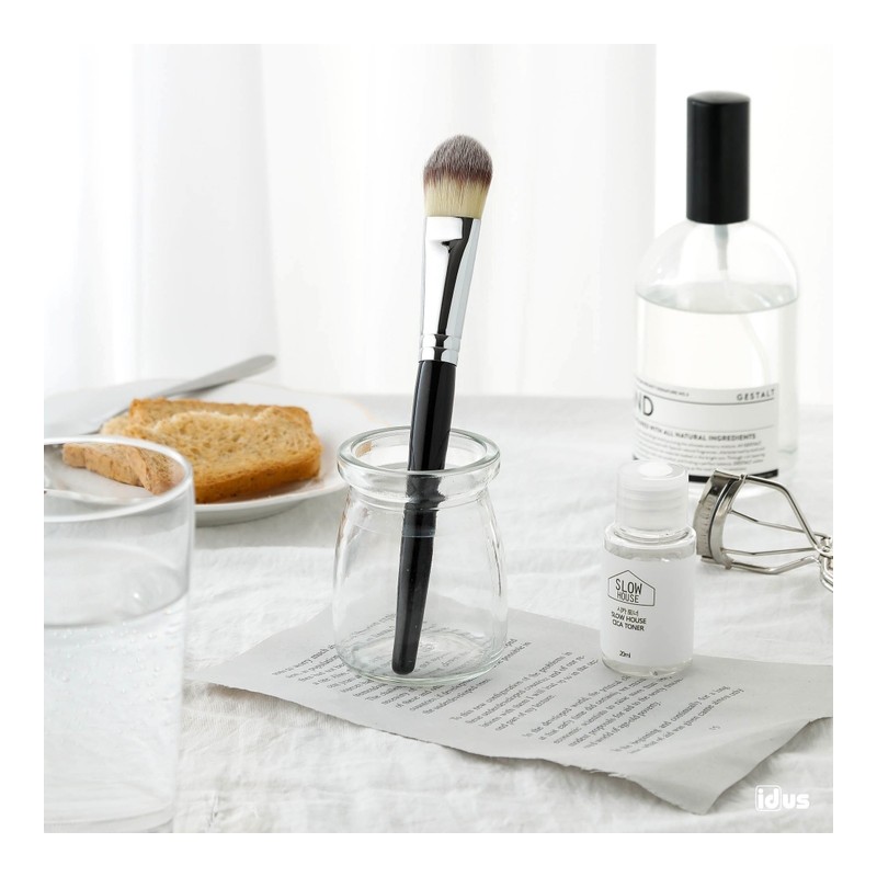Glowing Flat Foundation Brush - Mint / 윤광 납작 파운데이션