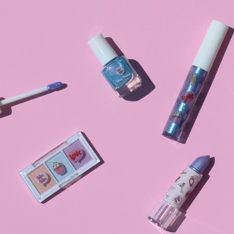 Create It! Holographic Make-Up Set