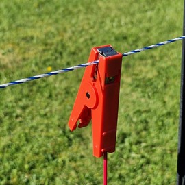 Replacement Live and Earth Connection Leads For Electric Fence Energiser | Red & Green | Fence and Ground Spares | 100cm Insulated Cable with Crocodile Clip | M8 Eyelet | Stainless Steel Teeth (Pair)