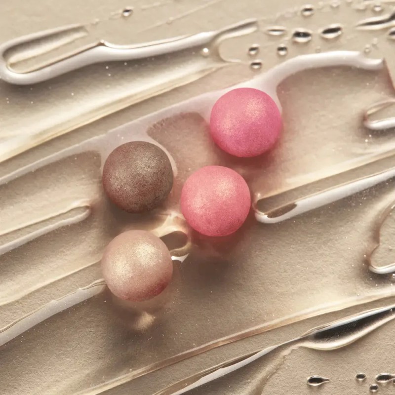 Perlas con Sérum Oriflame Giordani Gold Iluminador Glowy Rose