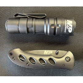 Smith & Wesson New Smith & Wesson 110147 Delta Force CS-20 Flashlight & Oasis Locking Knife