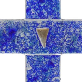 kruzifix24 Kunsthandwerk Glaskreuz Wandkreuz Schmuckkreuz blau Fusingglas Dreieck Blattgold 12 x 8,5 cm Glaskunst Unikat Taufkreuz Kinderkreuz