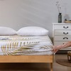 Fitted Sheet 160 x 200 cm - Gold Leaves Pattern