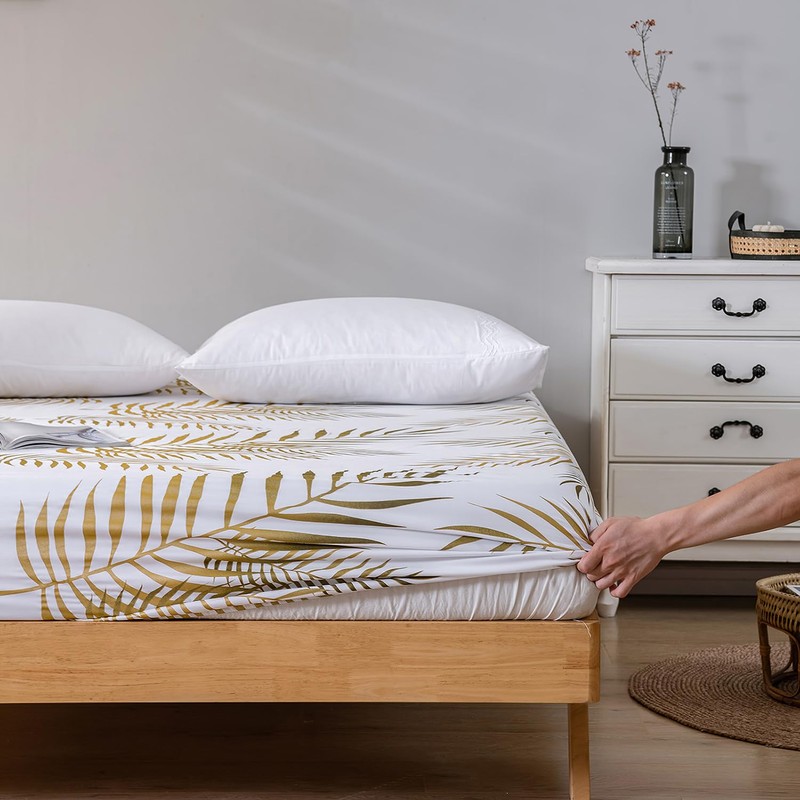 Fitted Sheet 160 x 200 cm - Gold Leaves Pattern