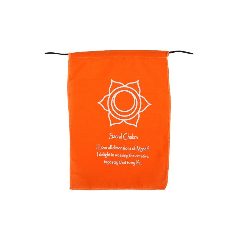 Bunting, flags & batiks regenbogenfarbenes chakra symbol und mantra bestätigungs