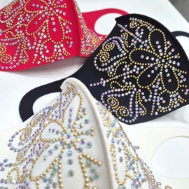 1pc Floral Neoprene Fashion Mask with Cubic Accents White Floral