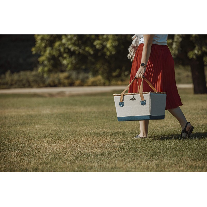Belmont Wicker Picnic Basket with Deluxe Service for Four, Navy/White